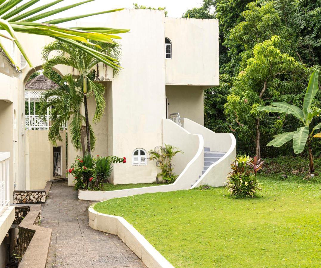 Pampered In Paradise Near Ian Fleming Airport Ocj Ocho Rios Exterior foto