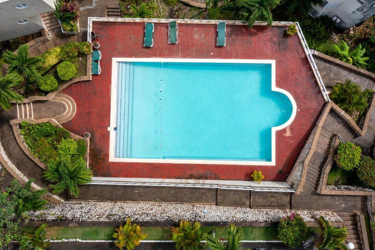 Pampered In Paradise Near Ian Fleming Airport Ocj Ocho Rios Exterior foto